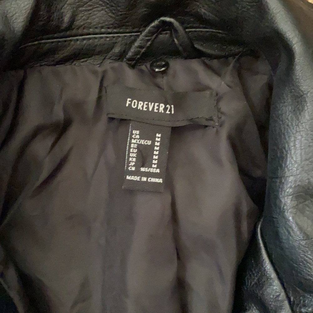 Leather jacket - Picture 2 of 4